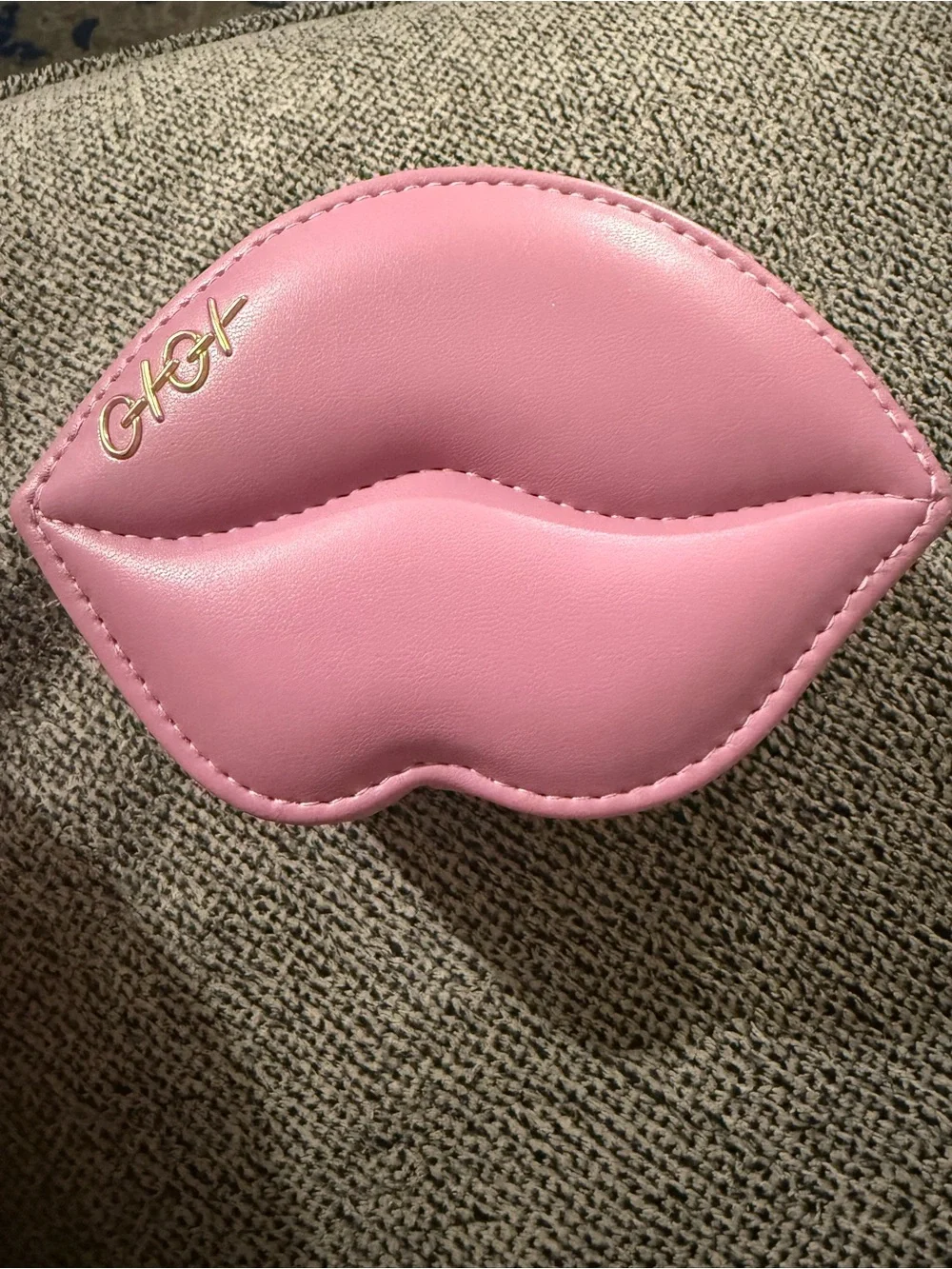Kendra Scott Kiss-Shaped Pink Jewelry Box
